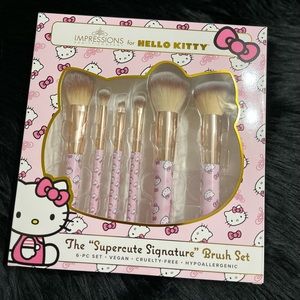 Hello Kitty Impressions makeup brushes! Price is final!
